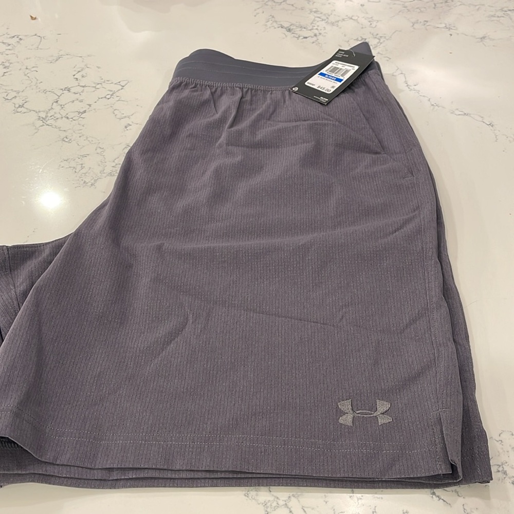 NWT, Men’s Under Armour “Motivate Vented” Shorts, XL, Gray